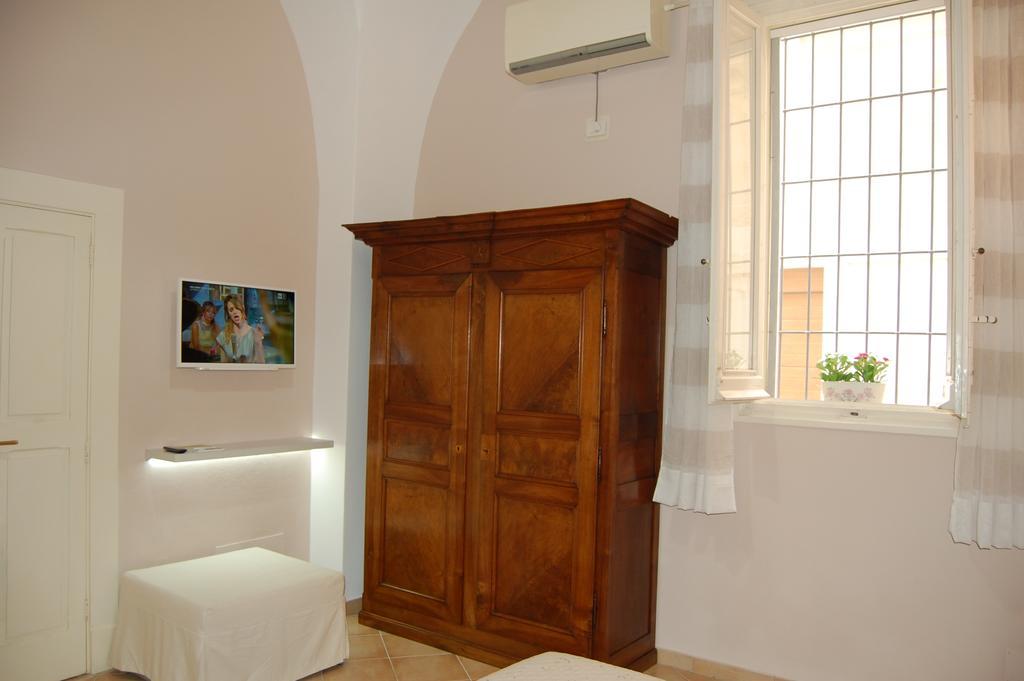 A Casa Di Francesca Apartment เลชเช ภายนอก รูปภาพ