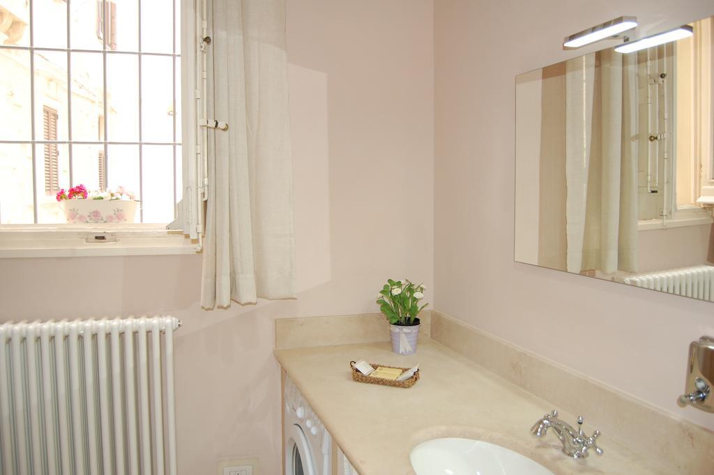 A Casa Di Francesca Apartment เลชเช ภายนอก รูปภาพ